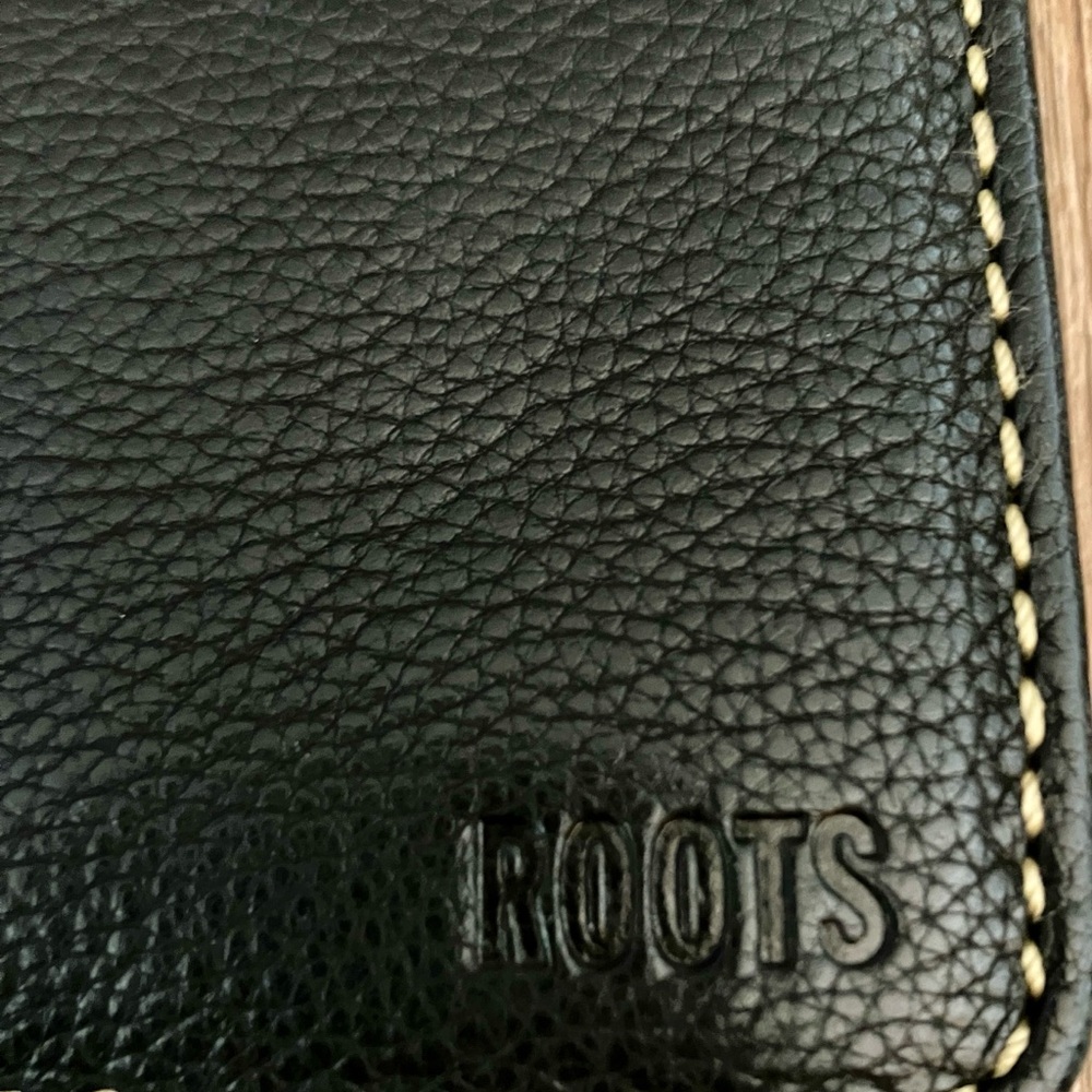 Roots Black Pebbled Leather Wallet with Contrast Stitching